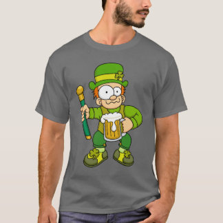 Camiseta irlandesa atada con alambre del muchacho