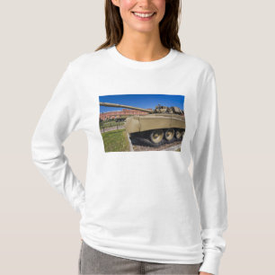 Camiseta Isla Kronverksky, Museo de Artillería, tanques