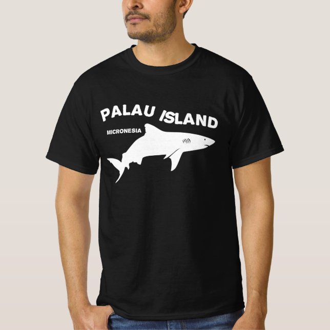 Camiseta Isla Palau Scuba Buceando Con Tiburones (Anverso)