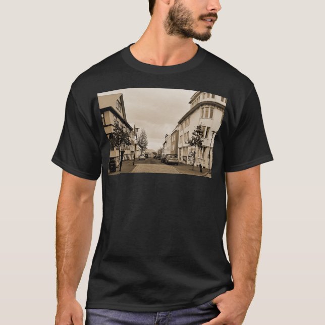 Camiseta Islandia Reykjavik Cityscape Sepia (Anverso)