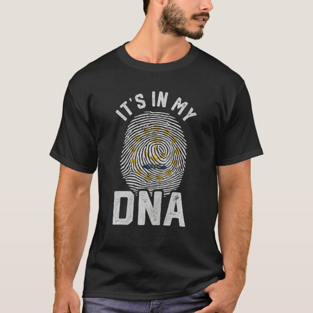 Camiseta It s In My DNA Rhode Island Flag Mens Womens Pride (Anverso)