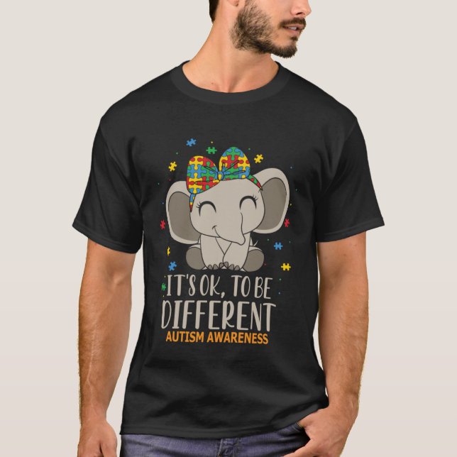 Camiseta It s Ok to Be Different Autism Awareness Puzzle El (Anverso)