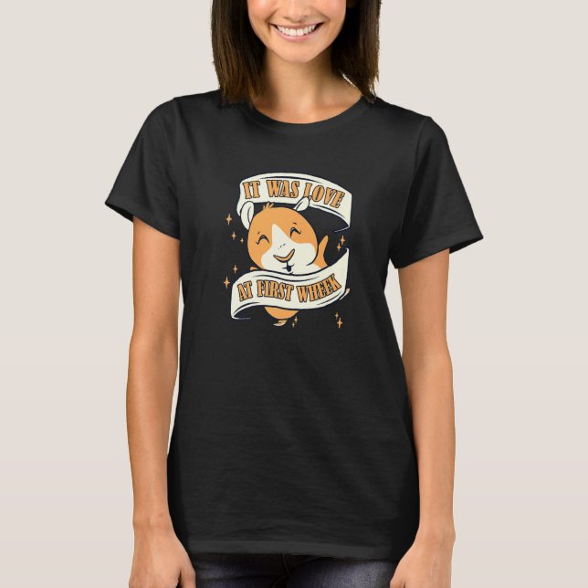 Camiseta It Was Love At First Wheek Guinea Pig   (Anverso)