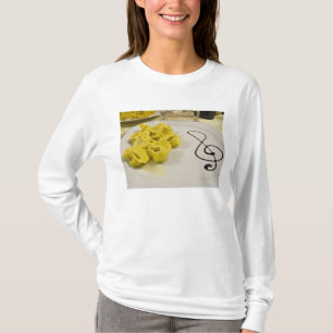 Camiseta Italia, Cento. Un plato de tortellini de queso