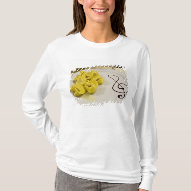 Camiseta Italia, Cento. Un plato de tortellini de queso (Anverso)
