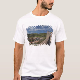 Camiseta Italia, Cerdeña, Bosa. Vista de la ciudad desde Ca