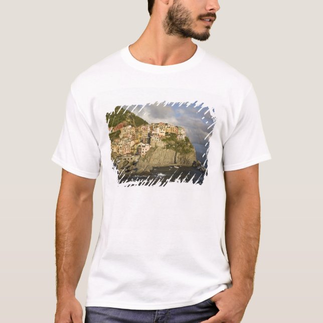 Camiseta Italia, Cinque Terre, Manarola. Aldea al acantilad (Anverso)