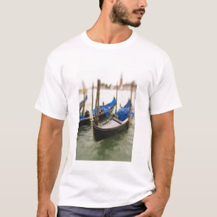 Camiseta Italia, Venecia, enfoque selectivo de góndola en e
