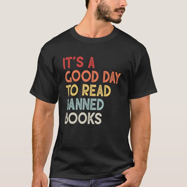 Camiseta It's A Good Day To Read Banned Books Bookworm (Anverso)