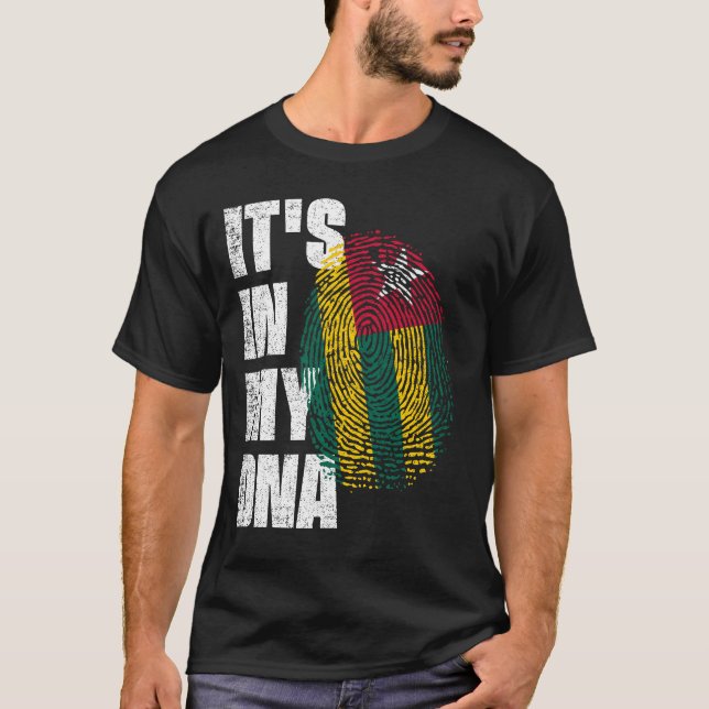 Camiseta IT'S IN MY DNA Togo Flag (Anverso)