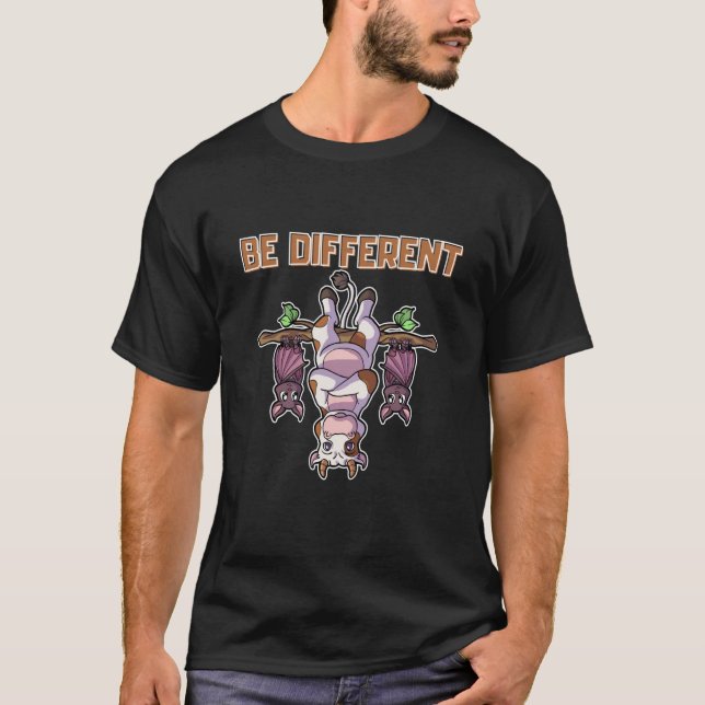 Camiseta It's okay to be different Sei Anders Cow Bat  2 (Anverso)