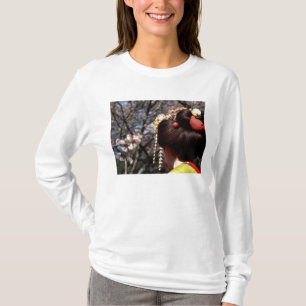 Camiseta Japón, Kyoto. Vista trasera primer plano de la gei