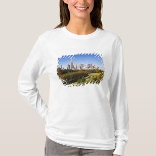 Camiseta Japón. Tokio. Panorama del distrito de Shinjuku y