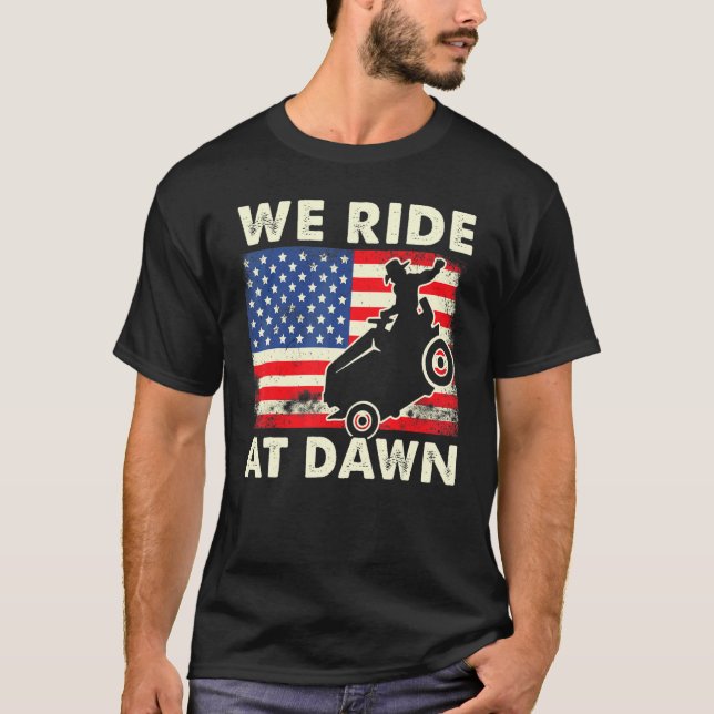 Camiseta Jardinería del Día del Padre Viajamos En La Ducha  (Anverso)