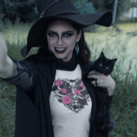 Jaula gótica decorada con Rosas y murciélagos