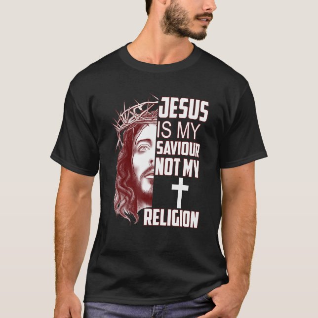 Camiseta Jesús Es Mi Salvador, No Mi Religión Cristiana (Anverso)