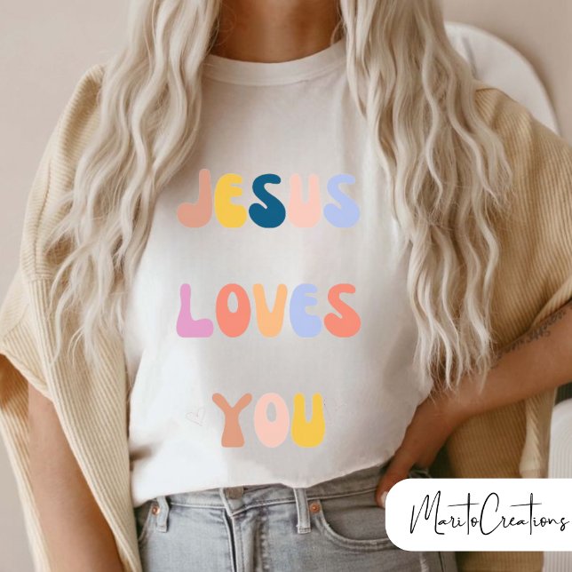 Camiseta Jesus loves you Christian T-shirt.  (Subido por el creador)