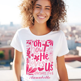 Camiseta Jesús Rosa nos ama el nombre personalizado de las