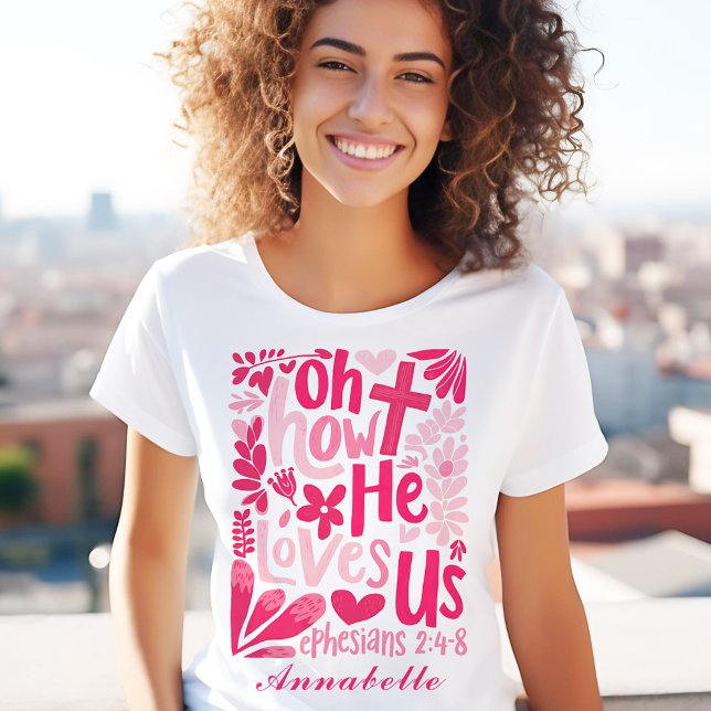 Camiseta Jesús Rosa nos ama el nombre personalizado de las  (Jesus Pink He Loves Us Easter Women's Custom Name T-Shirt)