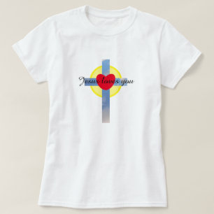 Camiseta Jesús Te Ama La Cruz Azul Nublada Corazón Sunshi