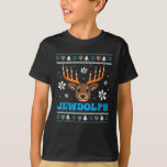 Camiseta Jewdolph Ugly Hanukkah Reindeer Funny Chanukah<br><div class="desc">Esta camiseta de Amor y Luz Hanukkah disfraz de ropa de fiesta judía,  hace un gran regalo de Chanukah o preset de Chanukah. Puede usar como pijamas,  haciendo juego con la familia,  mientras come latkes y juega a dreidel o usa en cualquier momento del año festivo judío.</div>