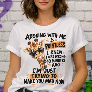 Camiseta Jirafa Divertida Discutiendo Conmigo Es Inútil