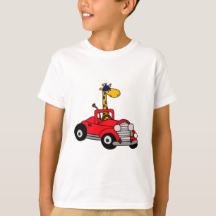 Camiseta Jirafa enrrollada que conduce el convertible rojo