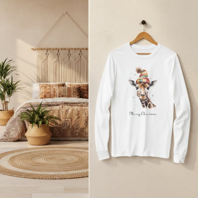 Camiseta Jirafa Navideña Acogedora, personalizada (Subido por el creador)
