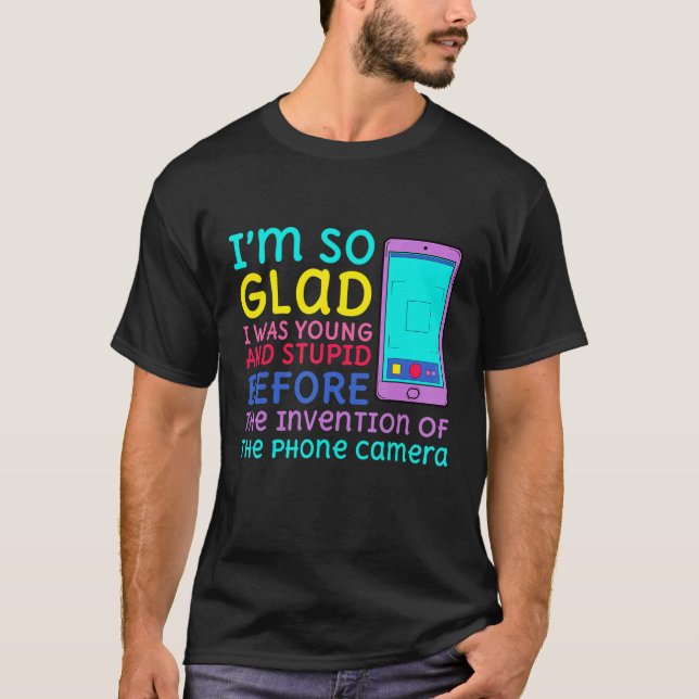 Camiseta Joven Y Estúpido Antes De La Invención Del Teléfon (Anverso)