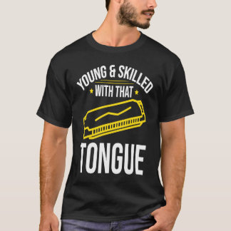 Camiseta Joven y habilidoso intérprete de armónica
