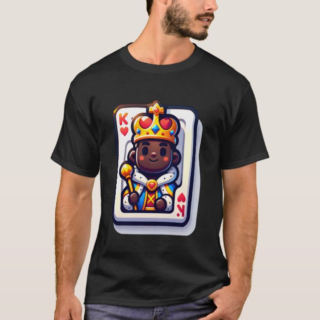Camiseta Joven y pequeño rey negro de la baraja de cartas d (Anverso)