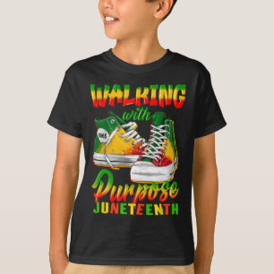 Camiseta Jóvenes zapatillas caminando hacia el 19 de junio