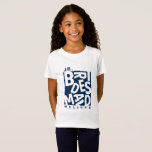 Camiseta Jr. Bridesmaid júnior, fiesta de bodas, azul marin<br><div class="desc">Moderno boda Junior Jr. Camisa de dama de honor,  camiseta de tipografía azul de la Marina. Un regalo perfecto para los miembros de tu fiesta de bodas.</div>