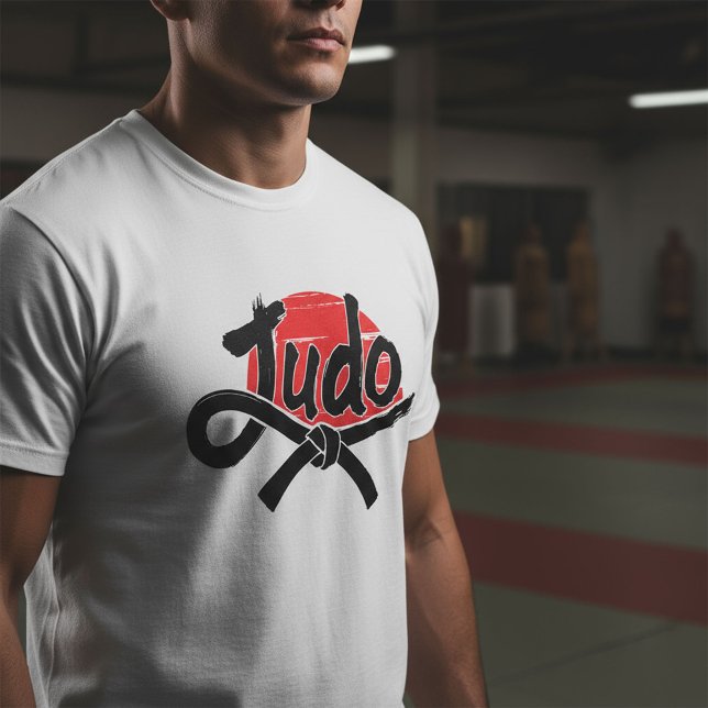 Camiseta Judo Brush Script and Black Belt – Rising Sun (Subido por el creador)