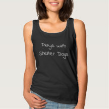 Juega con perros refugio oscuro