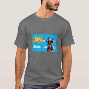 Camiseta Juego de 8 bits sobre pastor alemán