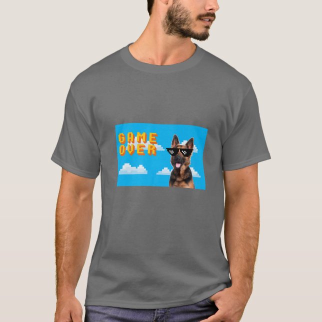Camiseta Juego de 8 bits sobre pastor alemán (Anverso)