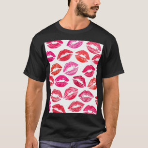 Camiseta Juego de labios rojos, fondo blanco.