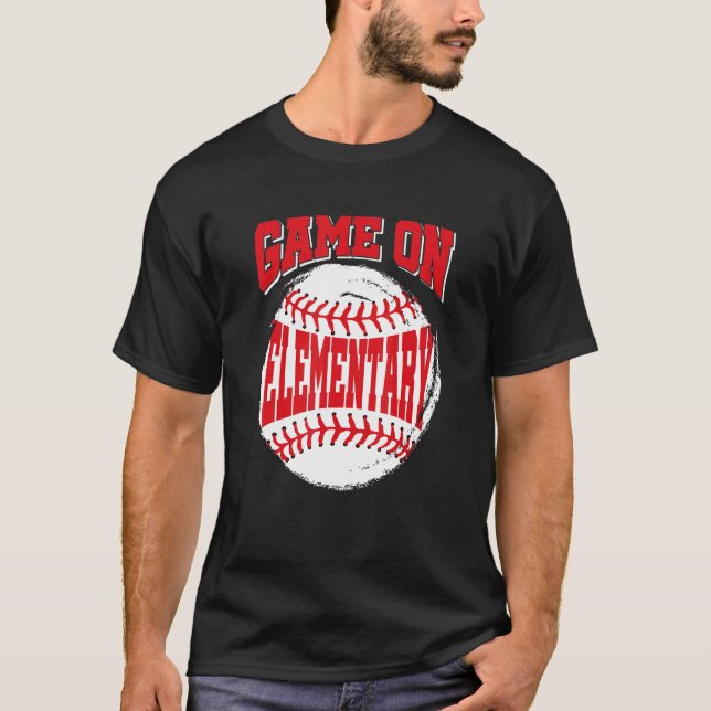 Camiseta Juego En El Béisbol Elemental De Vuelta A La Escue (Anverso)