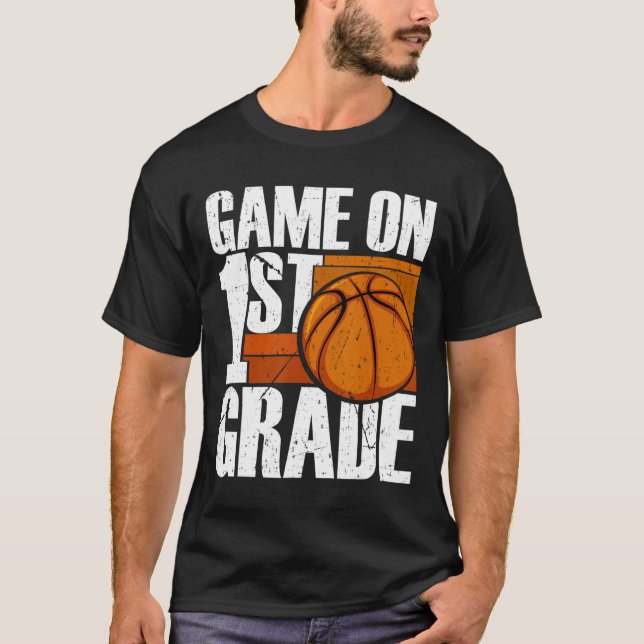 Camiseta Juego En Primer Grado De Baloncesto De Vuelta Al C (Anverso)