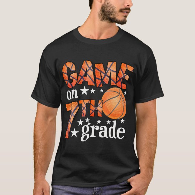 Camiseta Juego En Séptimo Grado De Baloncesto De Vuelta A L (Anverso)