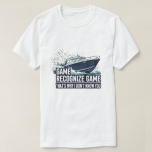 Camiseta Juego Reconoce Juego Gráfico de Pesca en Barco