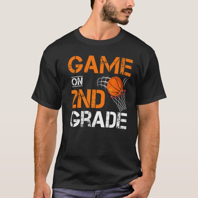 Camiseta Juegos De Segundo Grado De Baloncesto Primer Día D (Anverso)