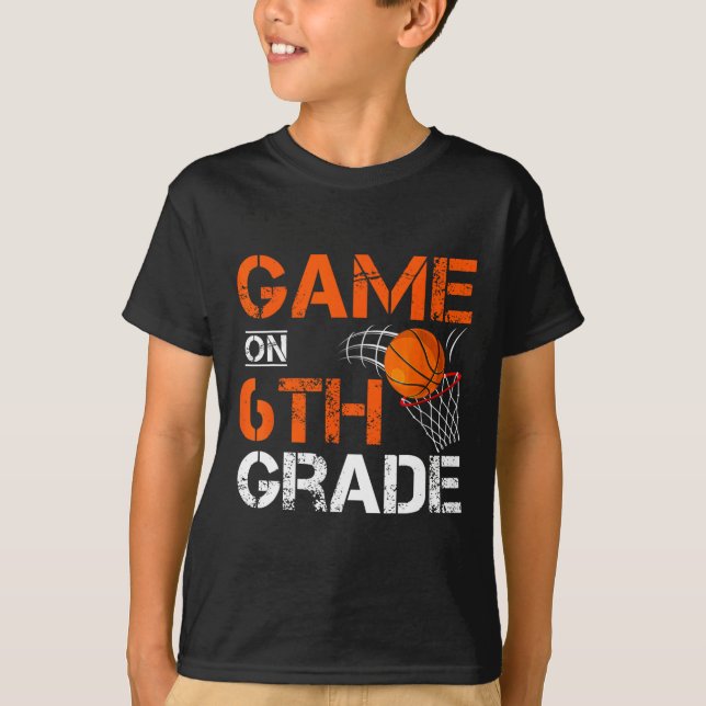 Camiseta Juegos Divertidos En El Sexto Grado De Baloncesto  (Anverso)