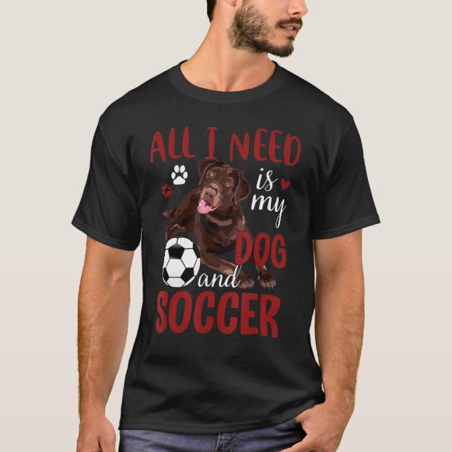 Camiseta Jugador de fútbol de perro recuperador de chocolat (Anverso)