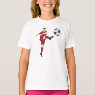Camiseta Jugador de Fútbol Retro Pateando Balón en Acción d