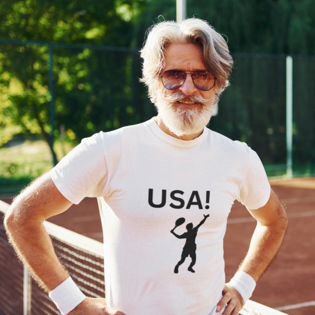 Camiseta Jugador de tenis de EE.UU. usando el punto como bo (Subido por el creador)