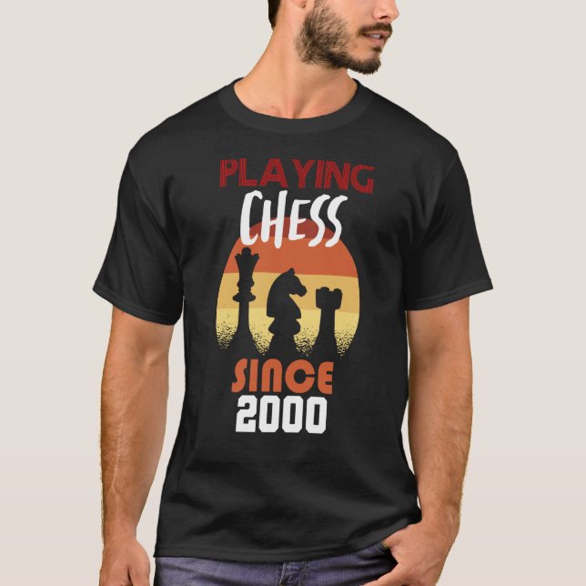 Camiseta Jugando al ajedrez desde 2000 (Anverso)