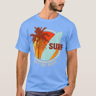 Camiseta Junto a la playa de olas surfistas y palmeras