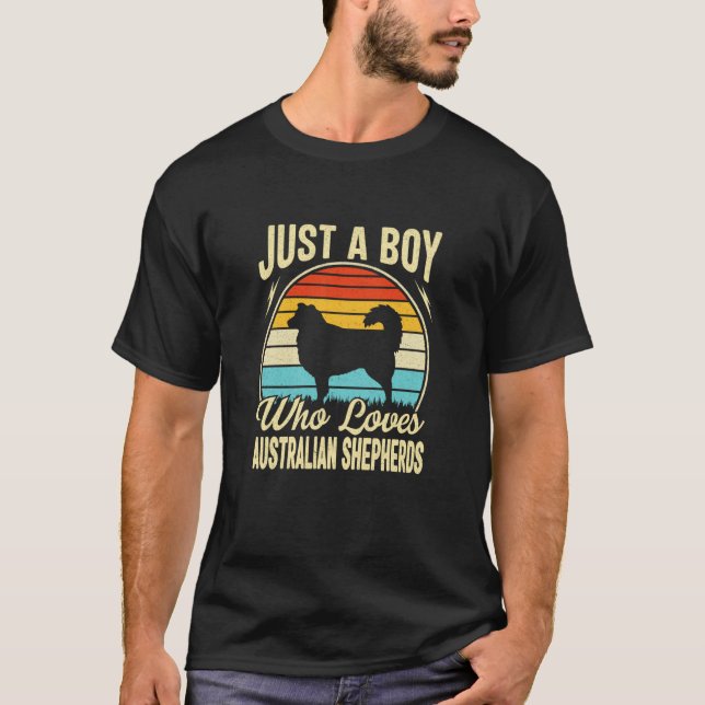 Camiseta Just A Boy Who Loves Australian Shepherds Kids Boy (Anverso)